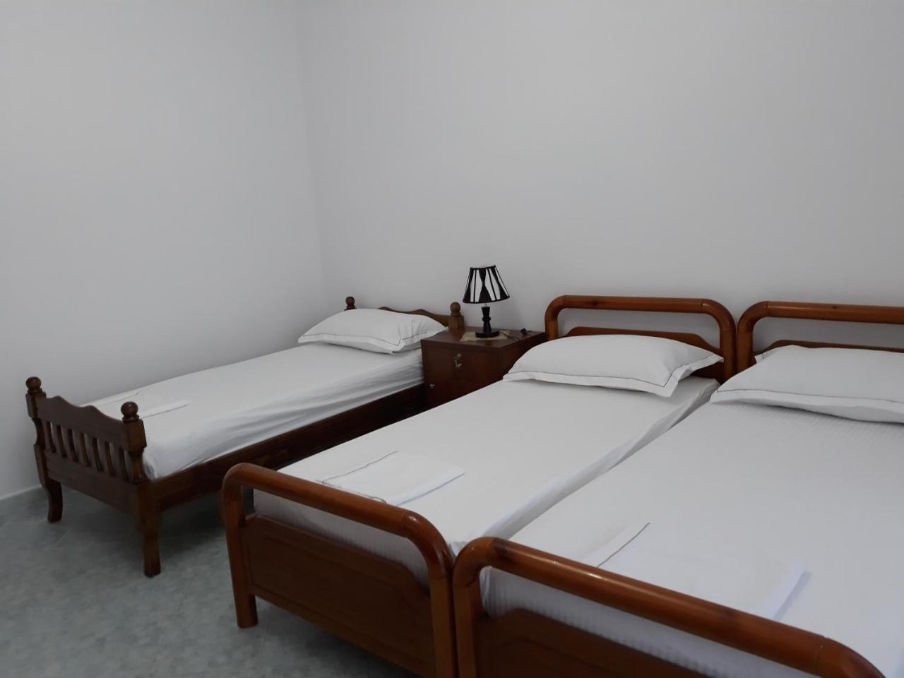Guest House Xhuljon Берат Екстериор снимка