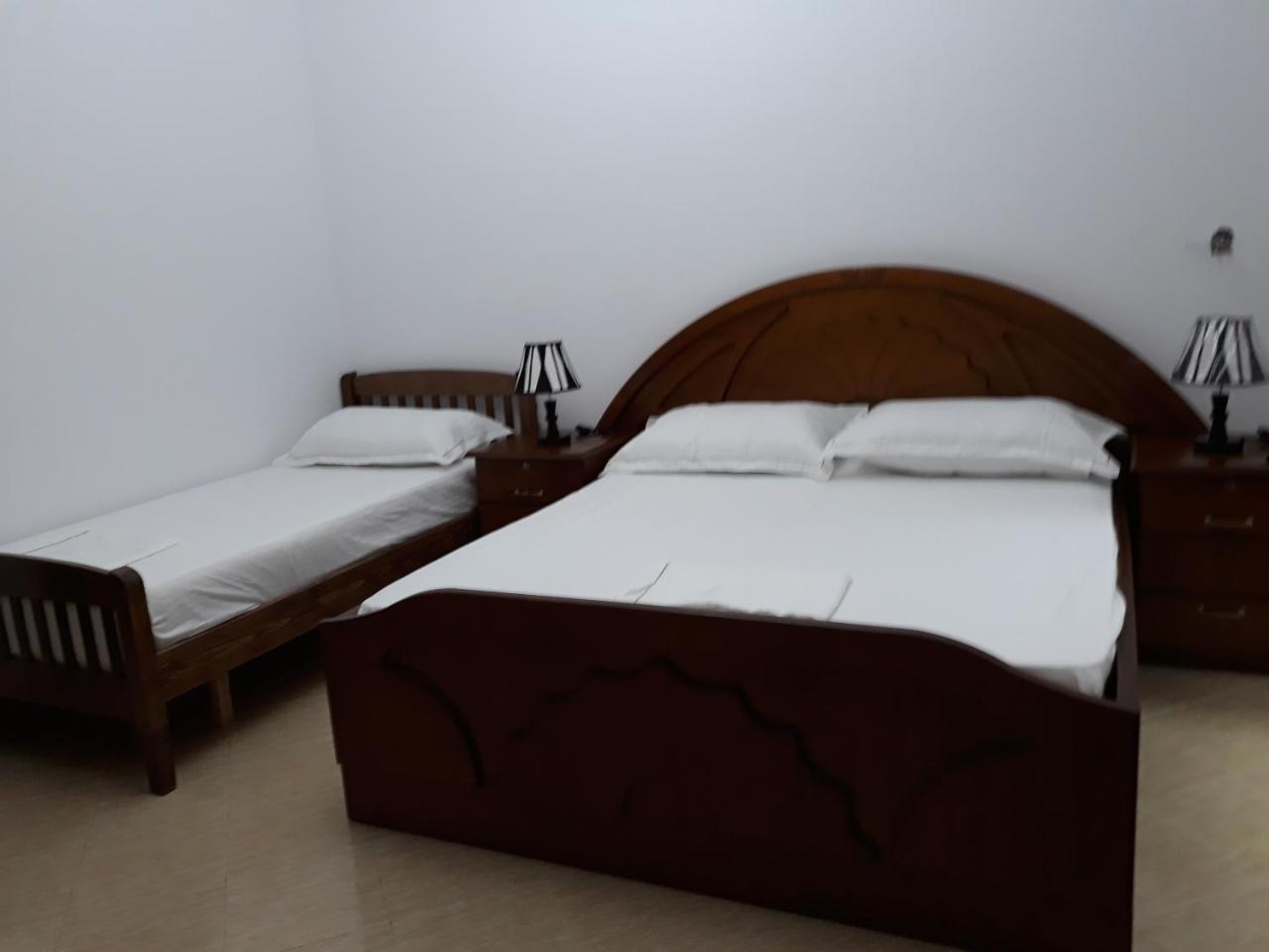Guest House Xhuljon Берат Екстериор снимка