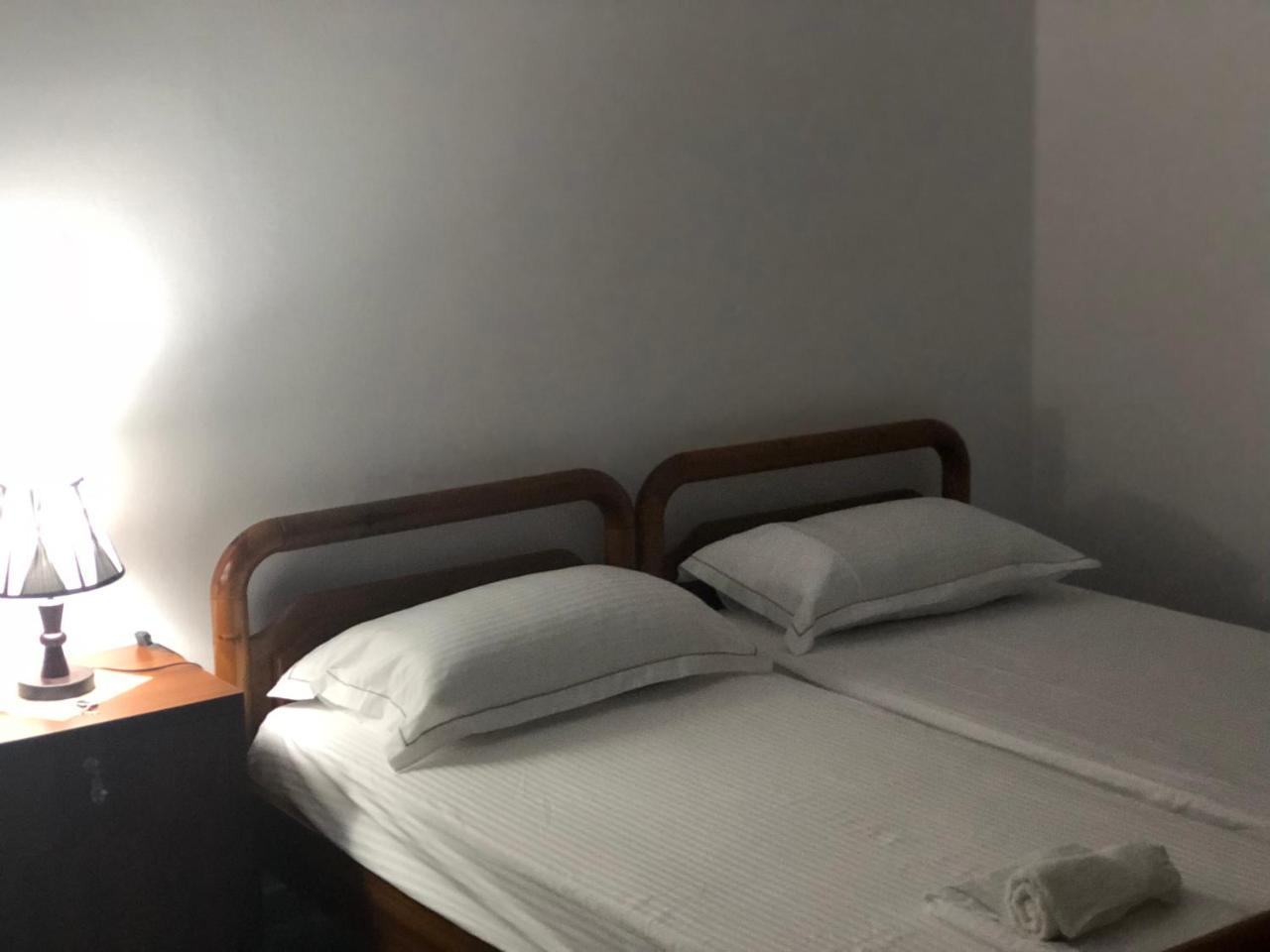 Guest House Xhuljon Берат Екстериор снимка